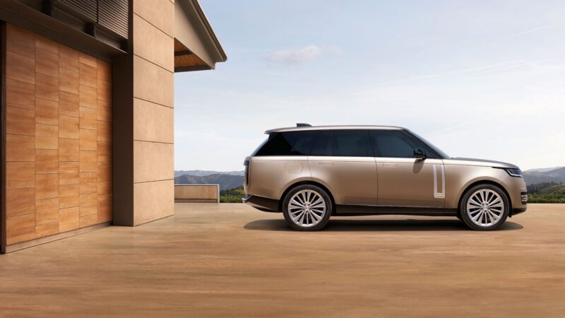 Продажа новых внедорожников Land Rover у официального дилера BorisHof: полный гид для ценителей престижных автомобилей